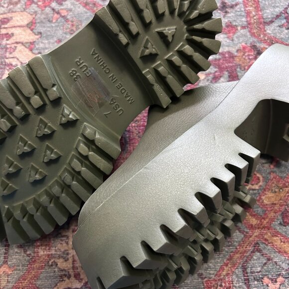 Jeffrey Campbell clog in olive green. - Picture 3 of 3